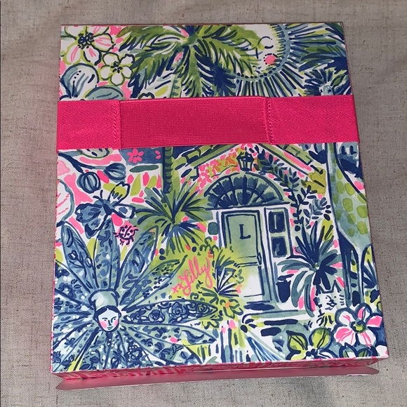 Lilly Pulitzer Gift Box With Tag - Picture 2 of 4